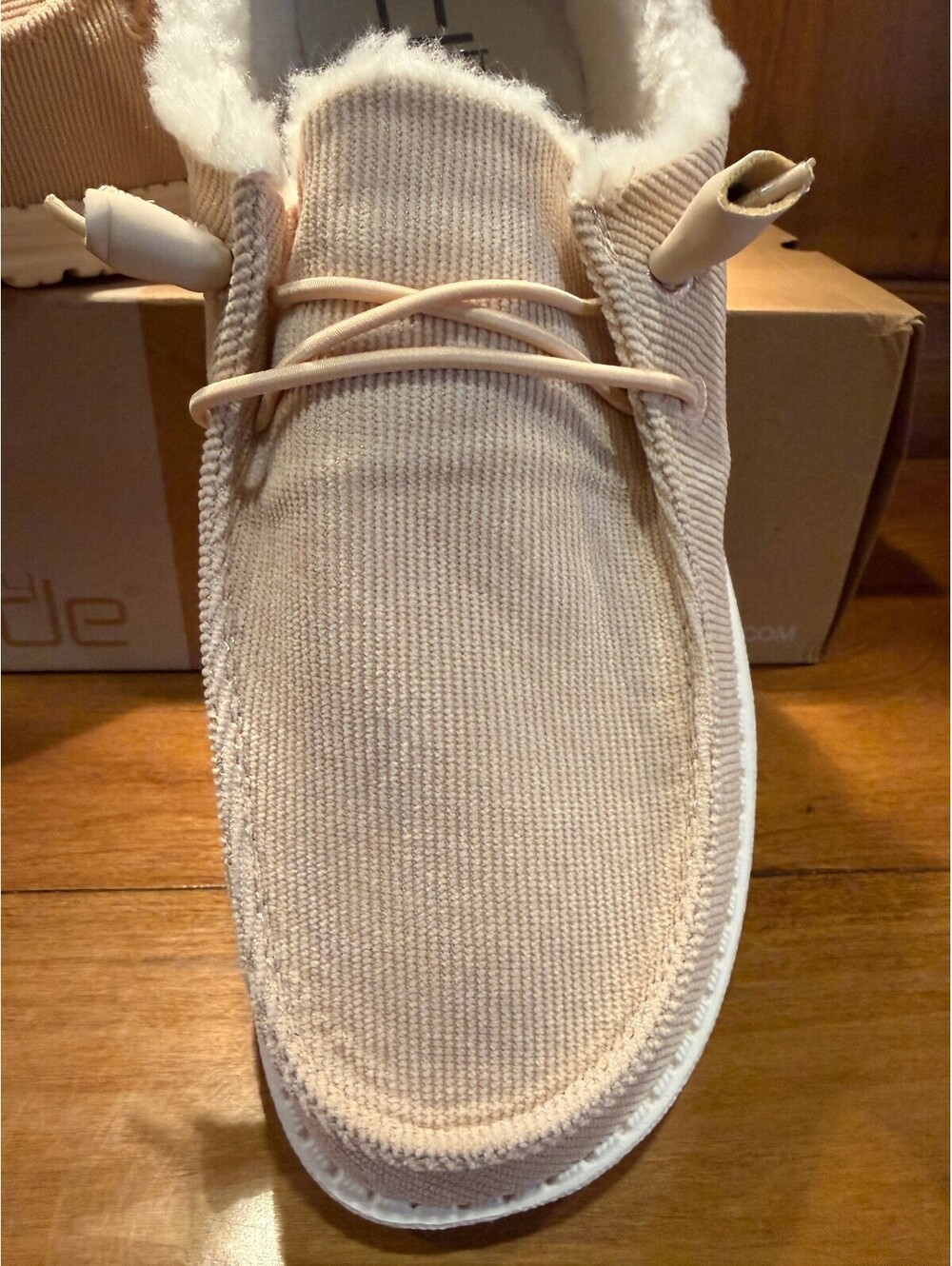 New Hey Dude Wendy Corduroy Cream Casual Slip-On Shoes Women's Size 9 US - Picture 6 of 11